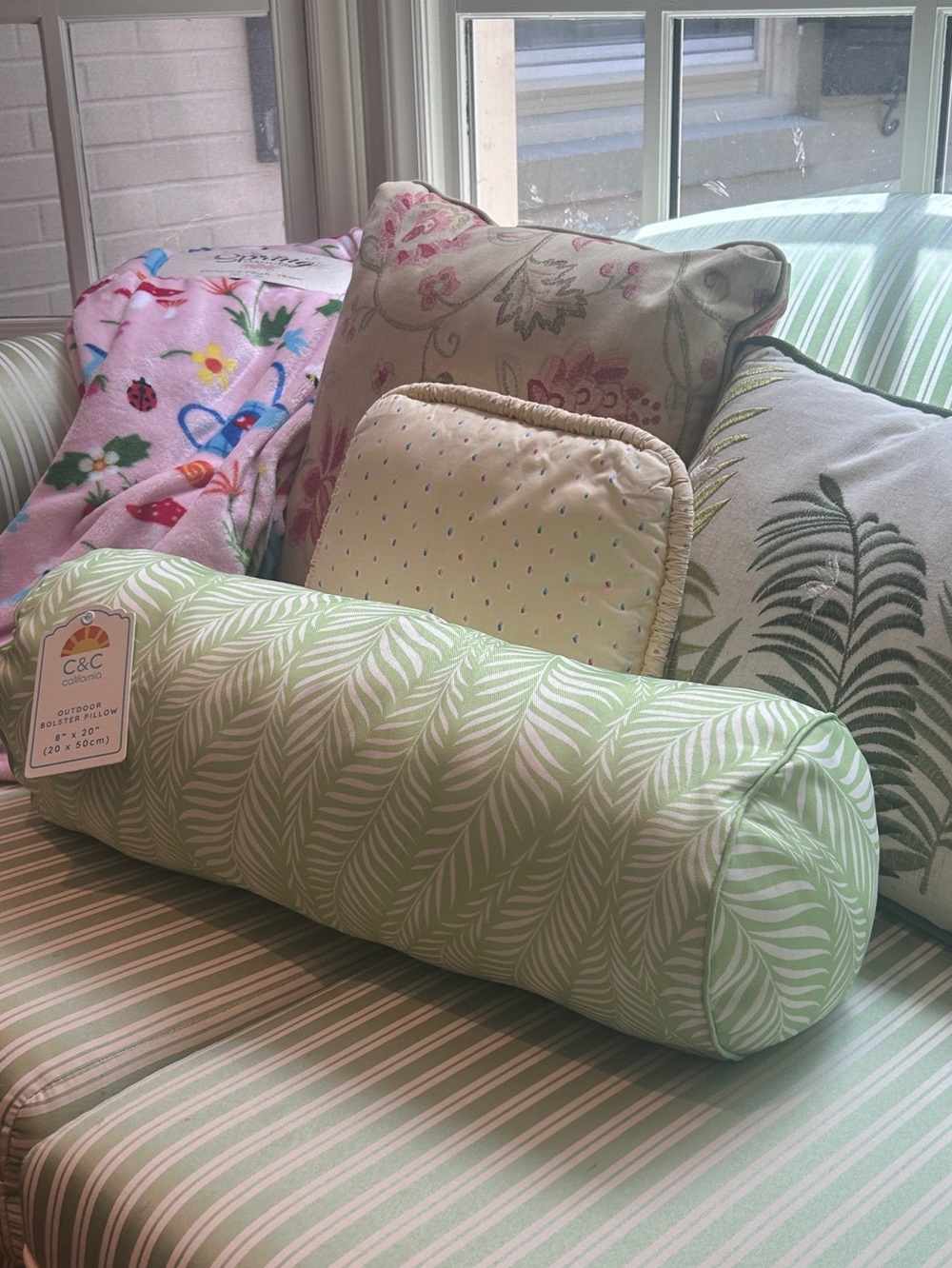 Summer Plush Blanket Spring Blooms Mushrooms Lady Bug Strawberries Pink 50 x 70 - Picture 9 of 11